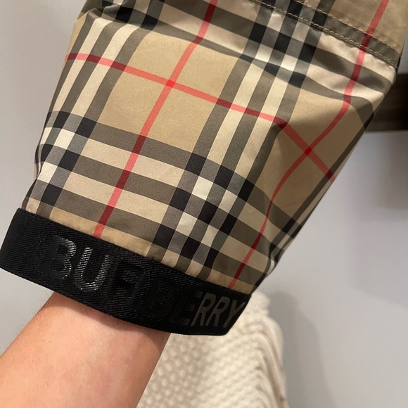 NWOT authentic Burberry jacket . Worn one time. - Picture 9 of 14